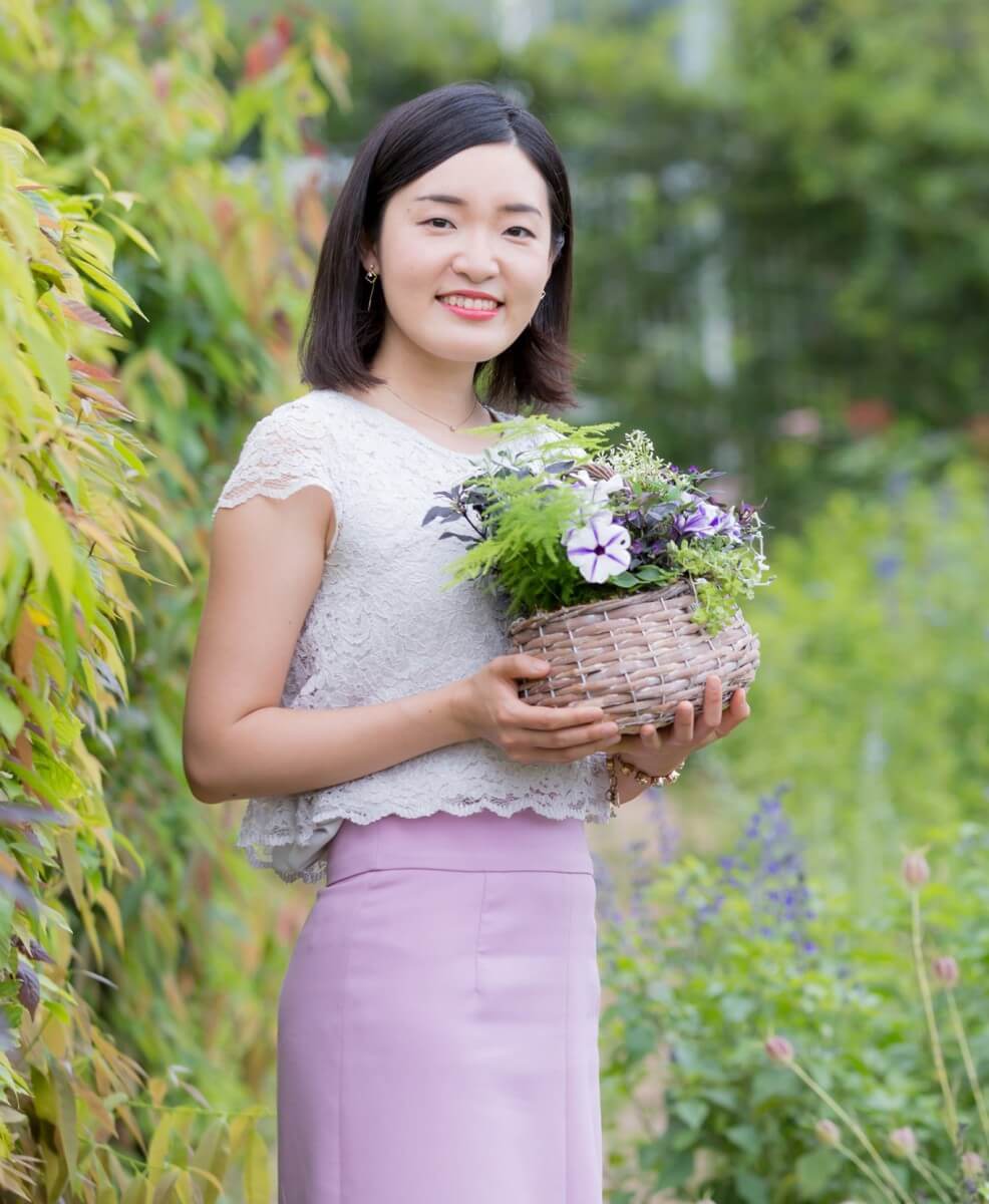 吉田 朱里の写真
